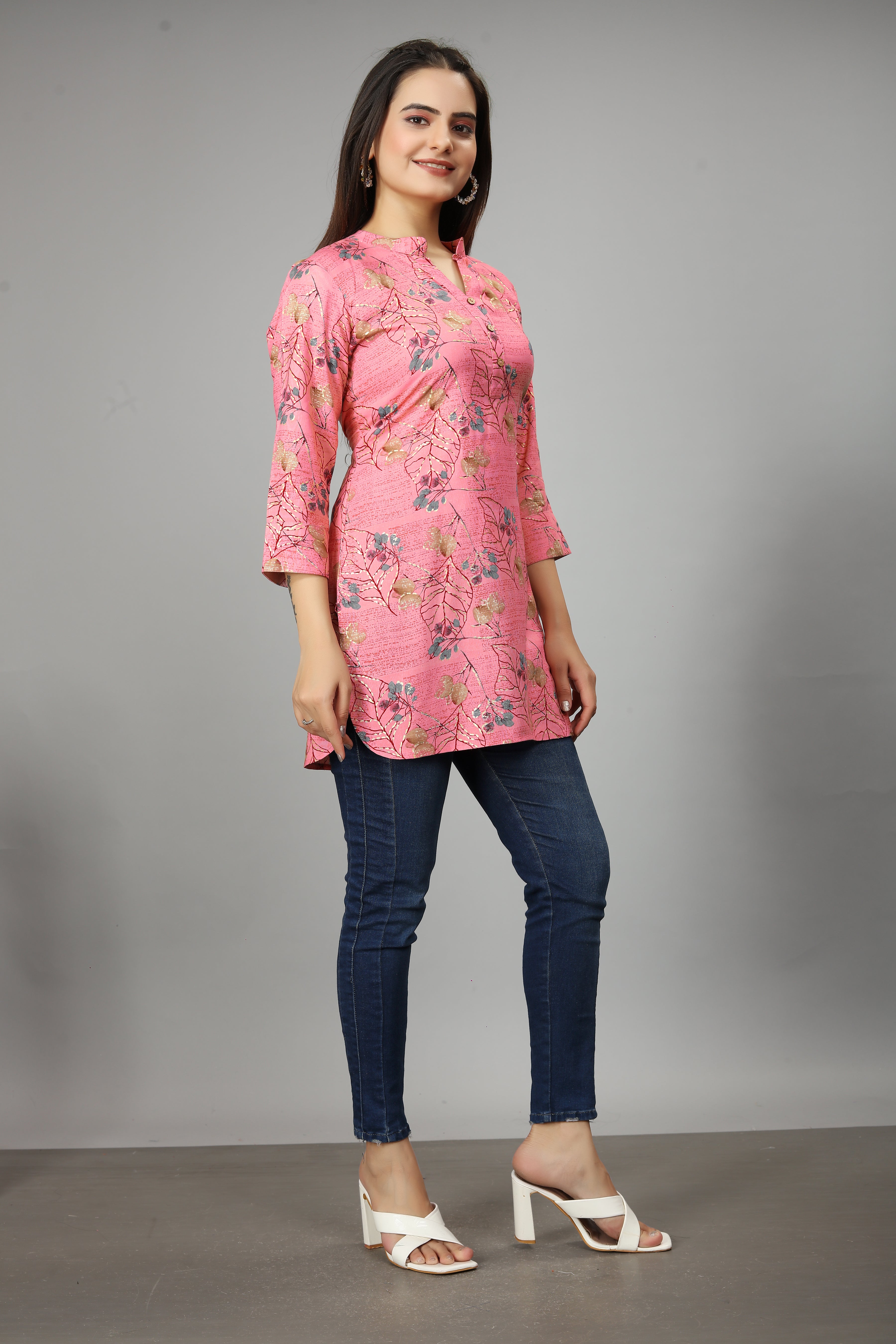 women three quarter sleeve straight kurti