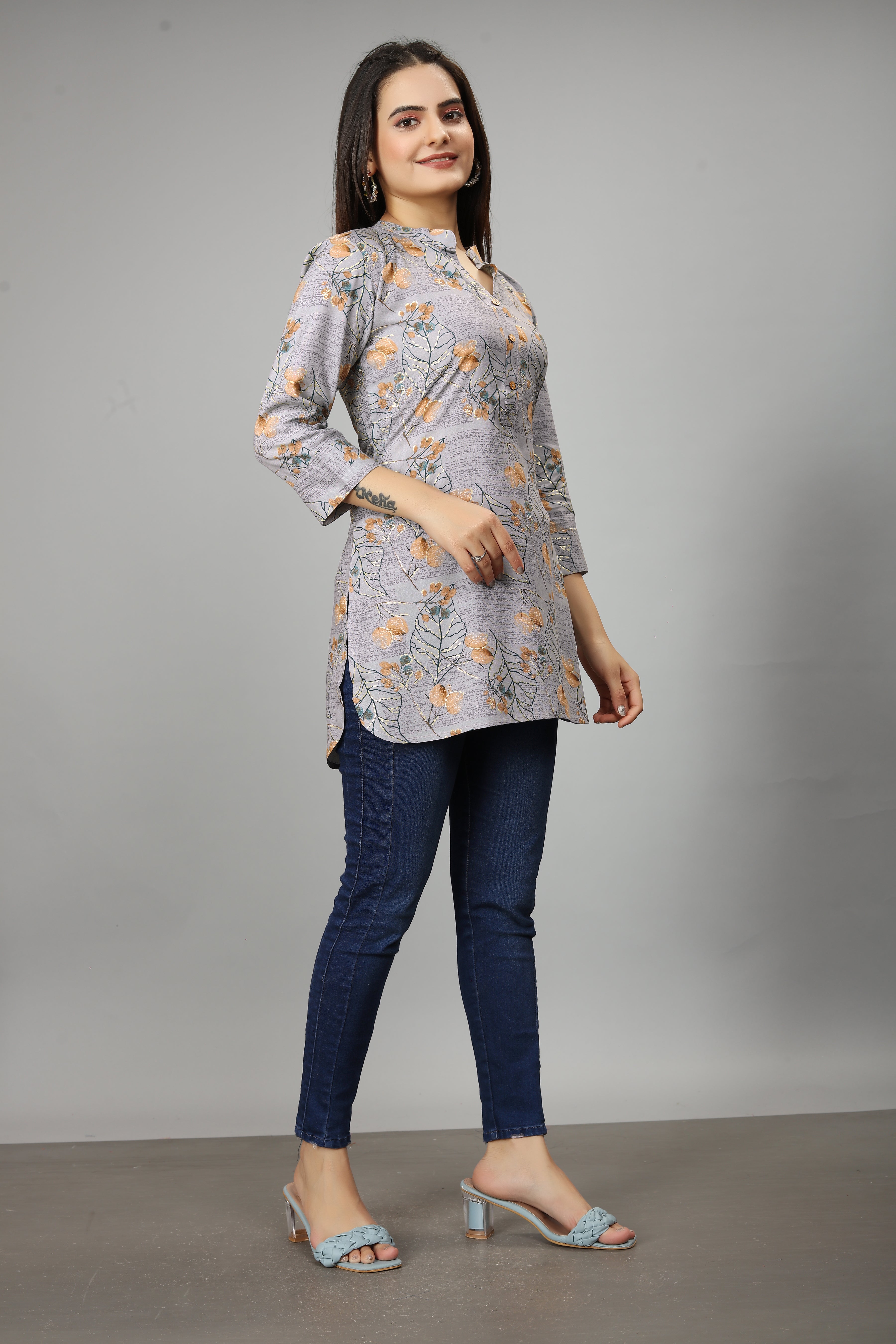 women grey mandarin neck a-line kurti