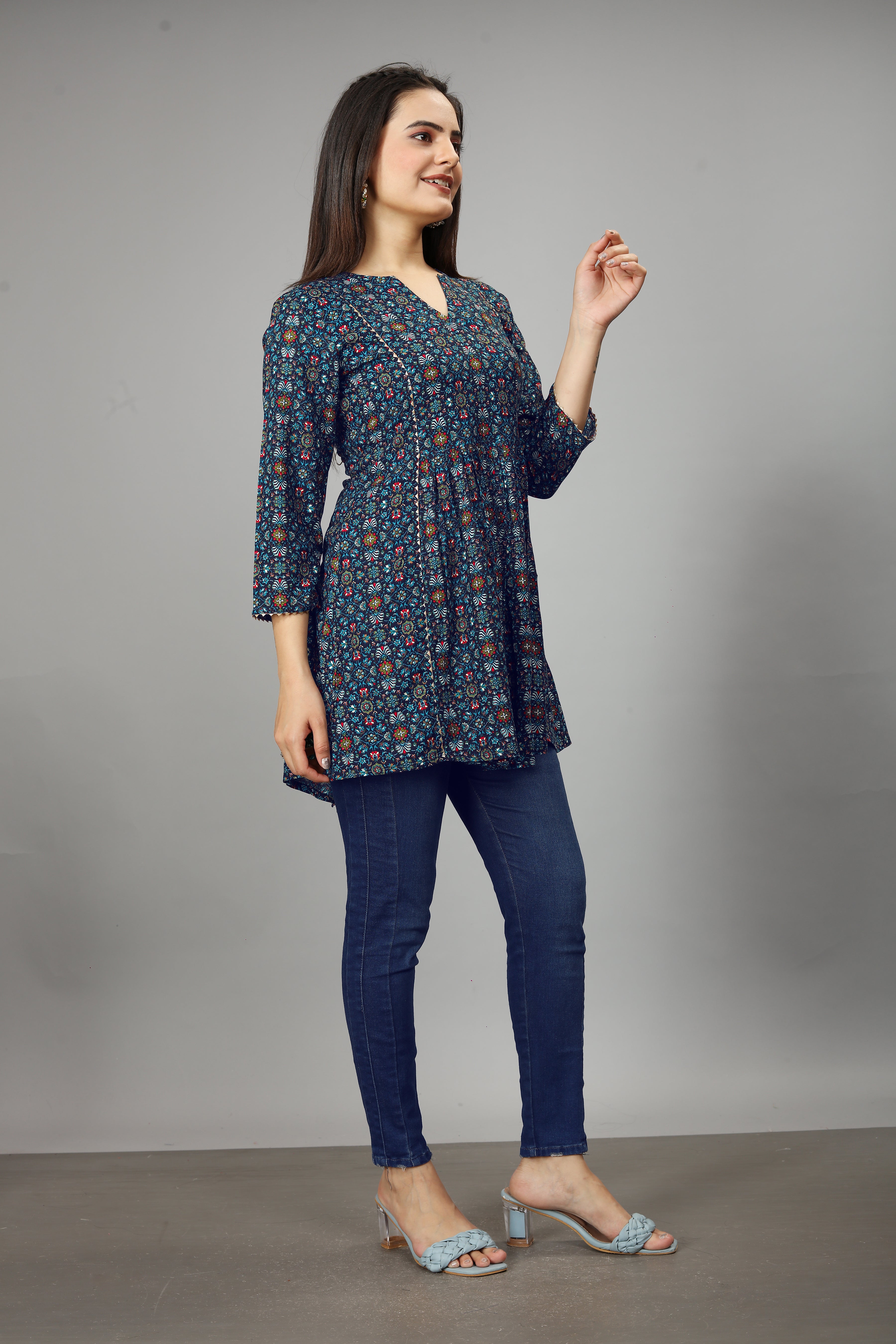 women three quarter sleeve flared kurti
