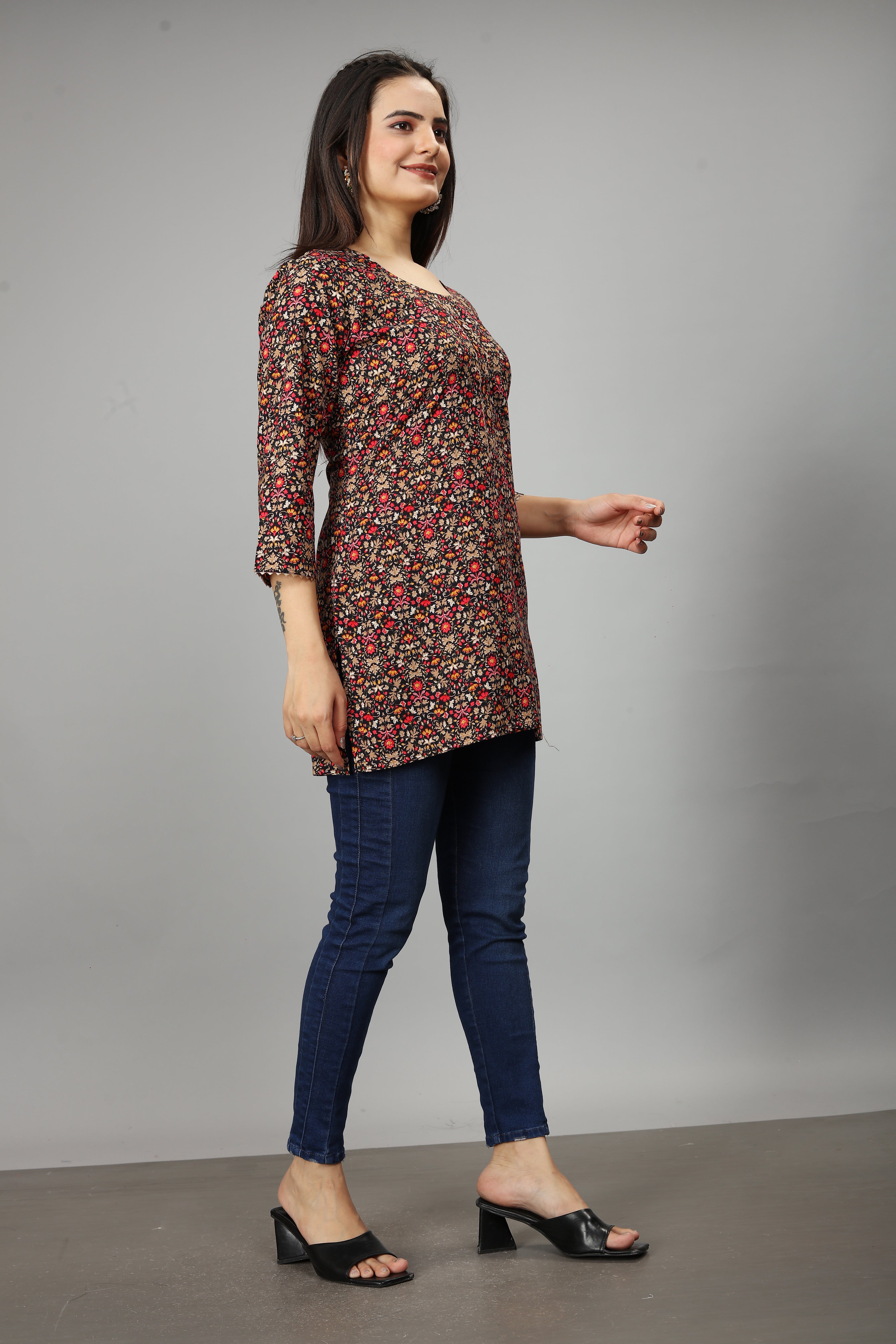 women multi color round neck straight kurti