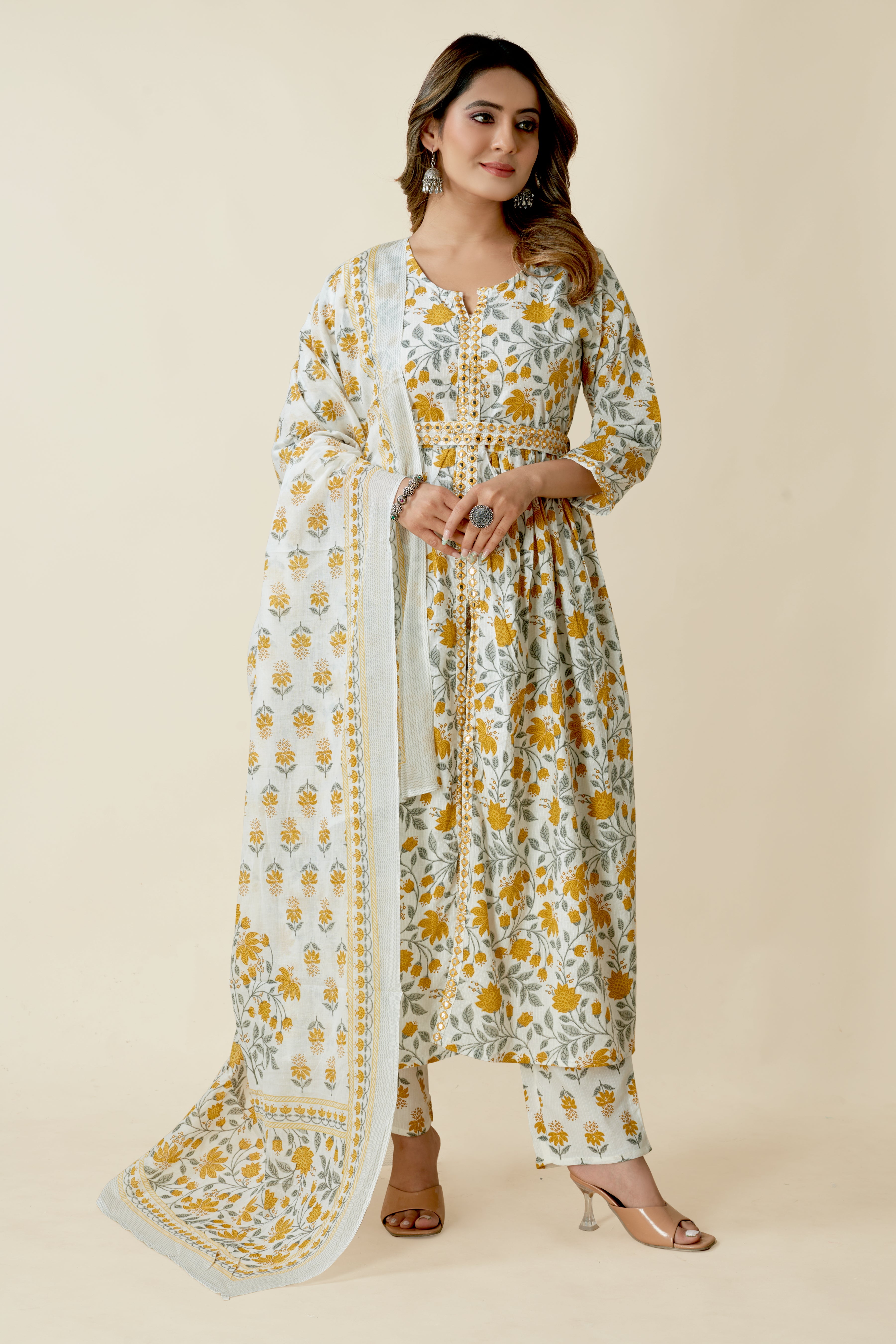 women floral kurta pant set with dupatta