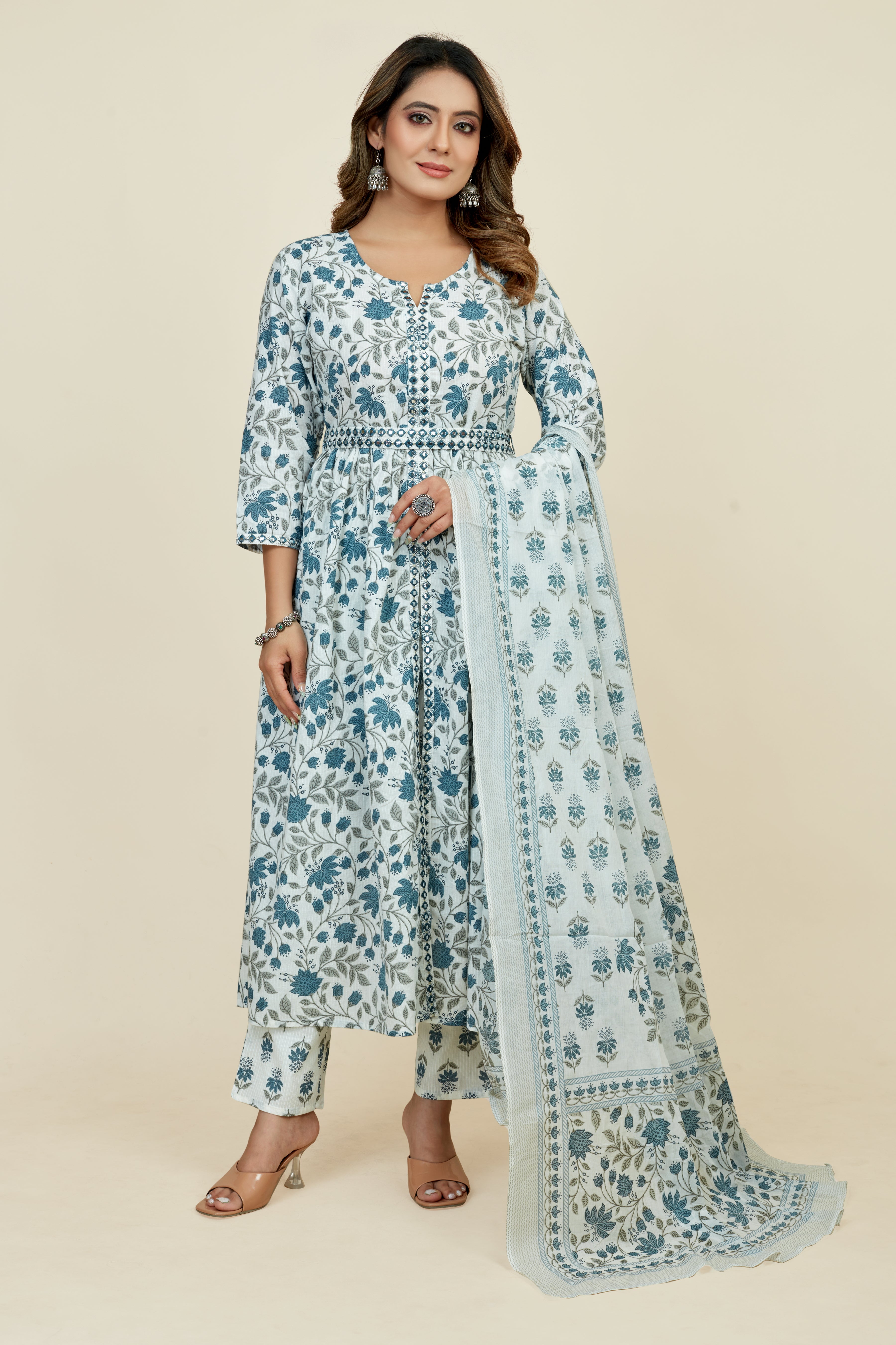 women floral kurta pant set with dupatta