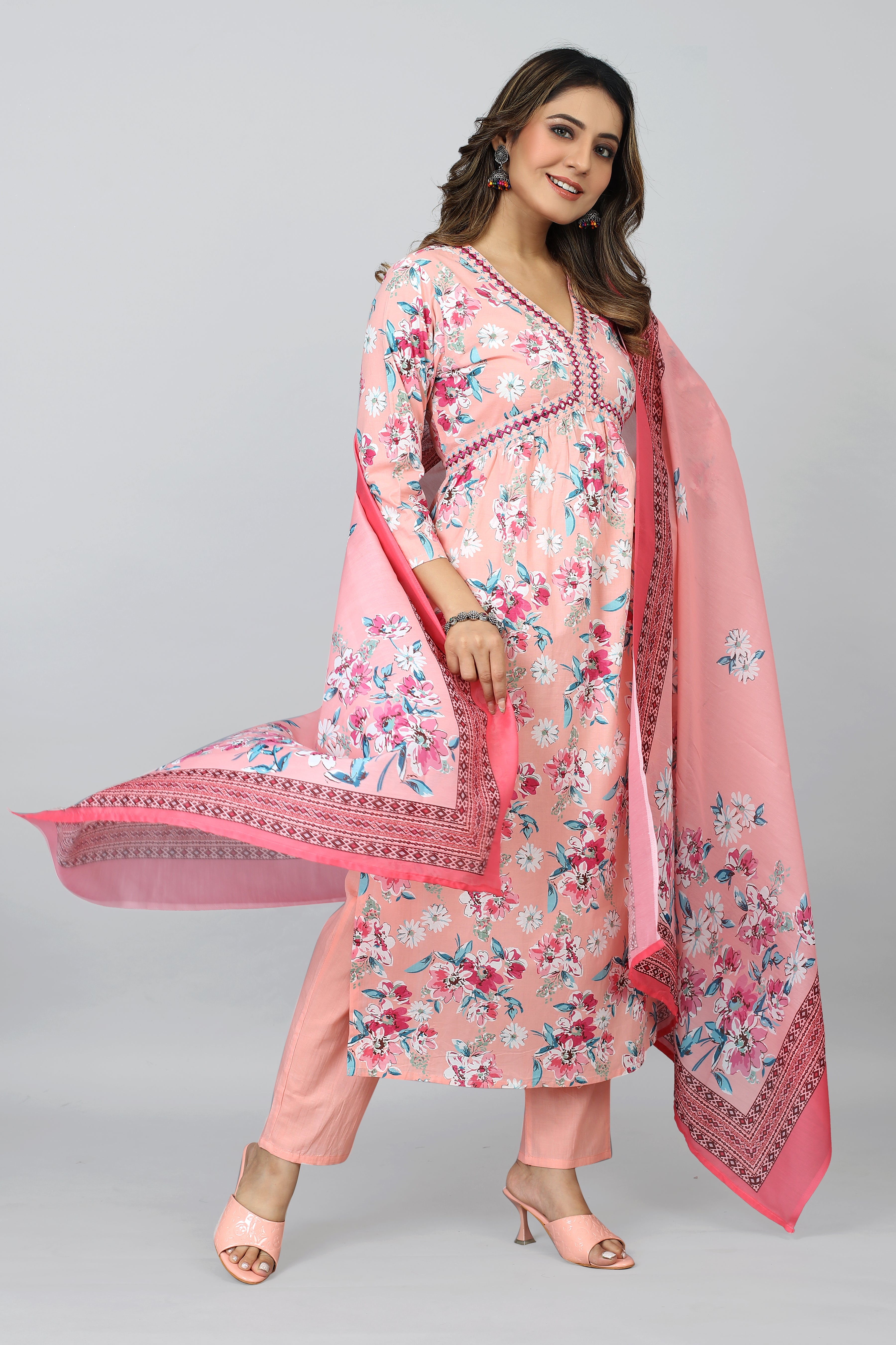 women floral kurta pant set with dupatta
