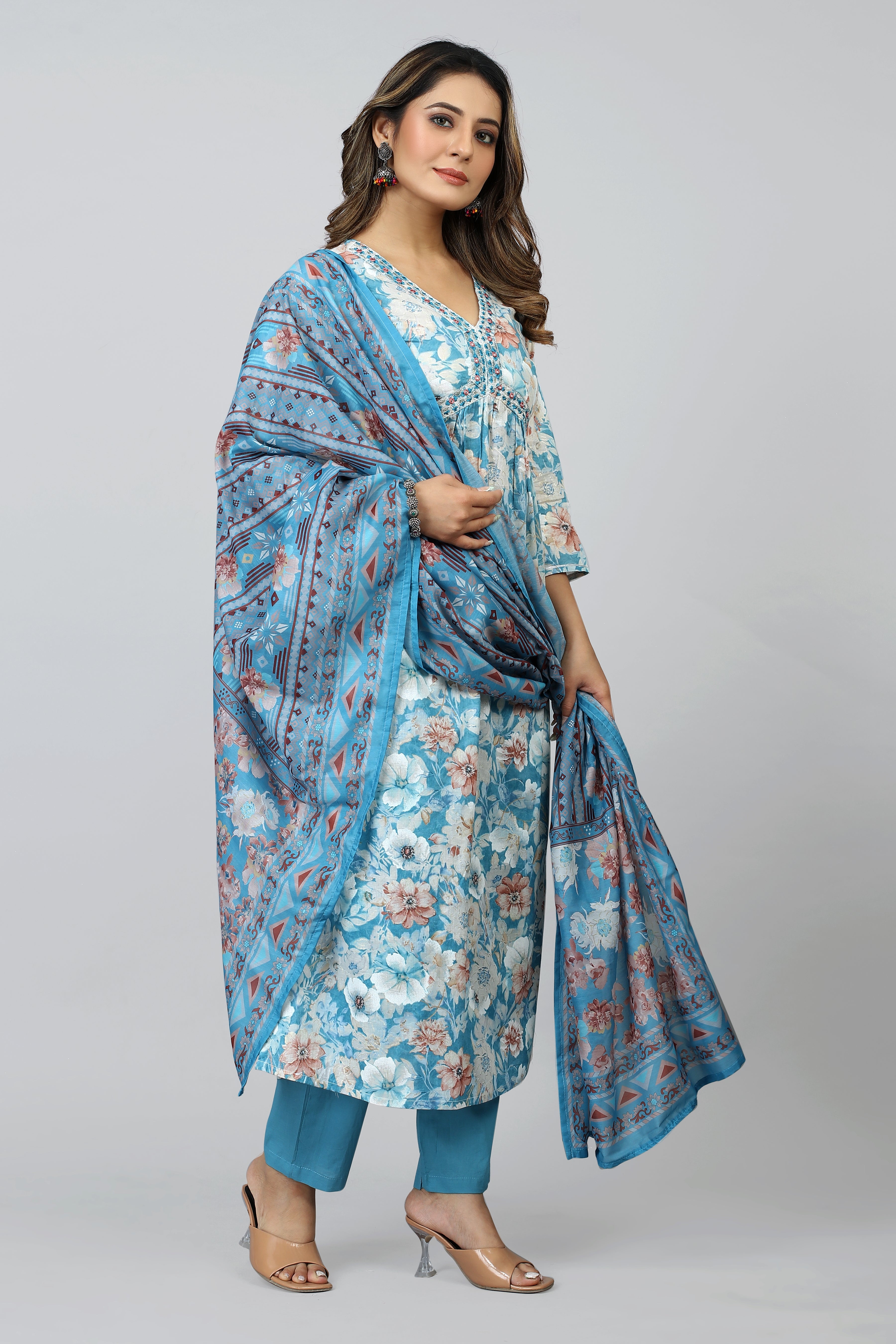 women floral kurta pant set with dupatta