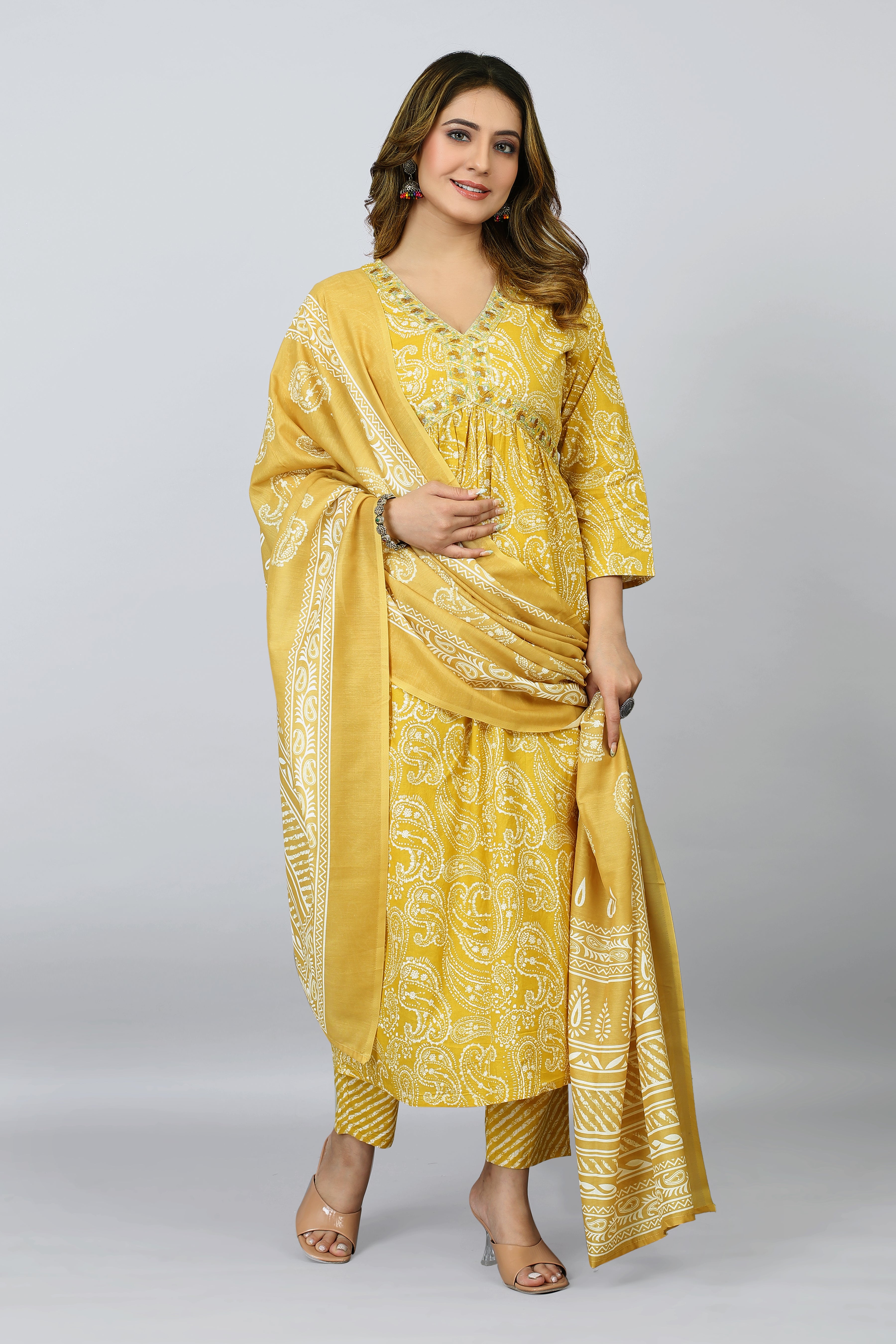 women kurta pant set with dupatta