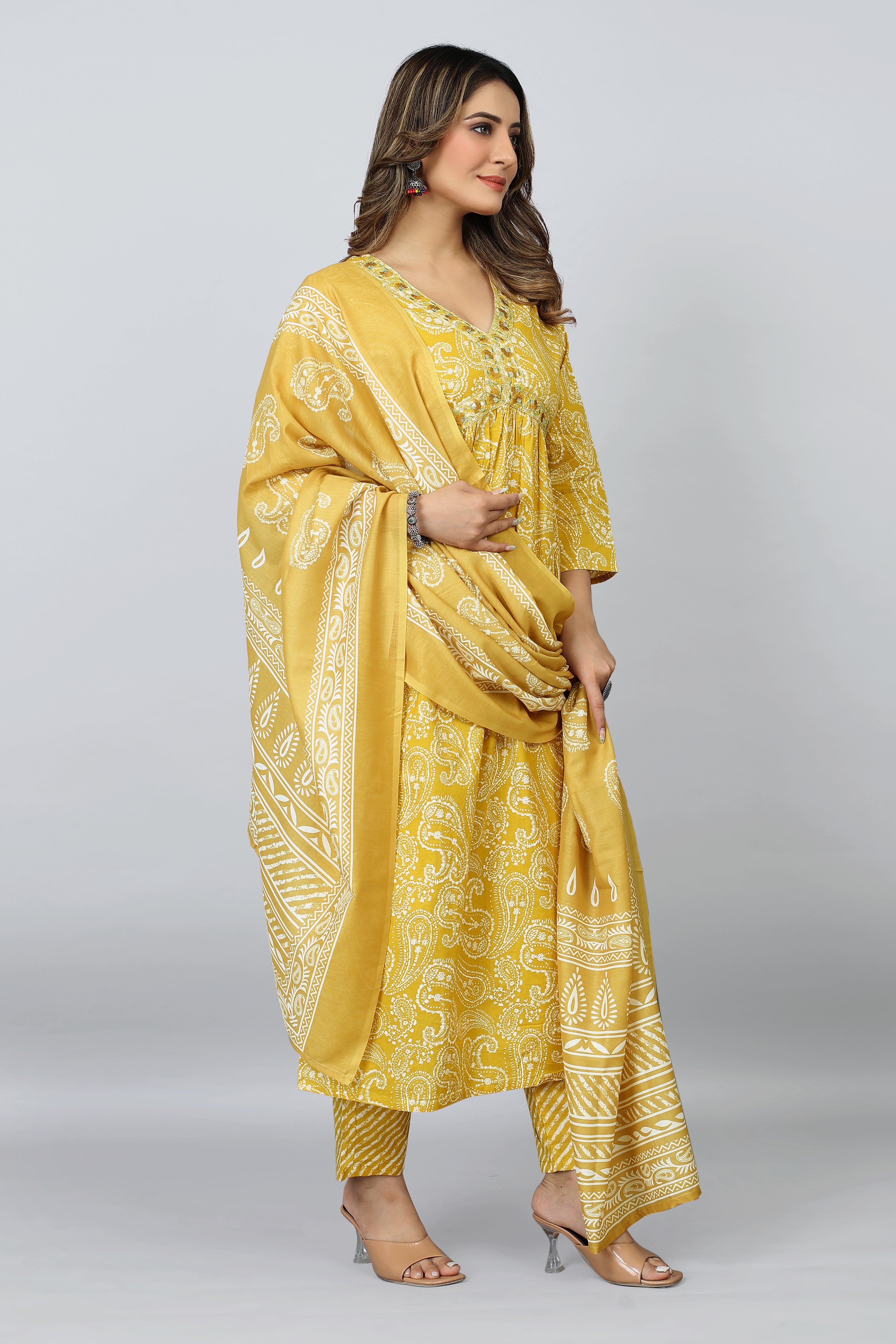 women kurta pant set with dupatta