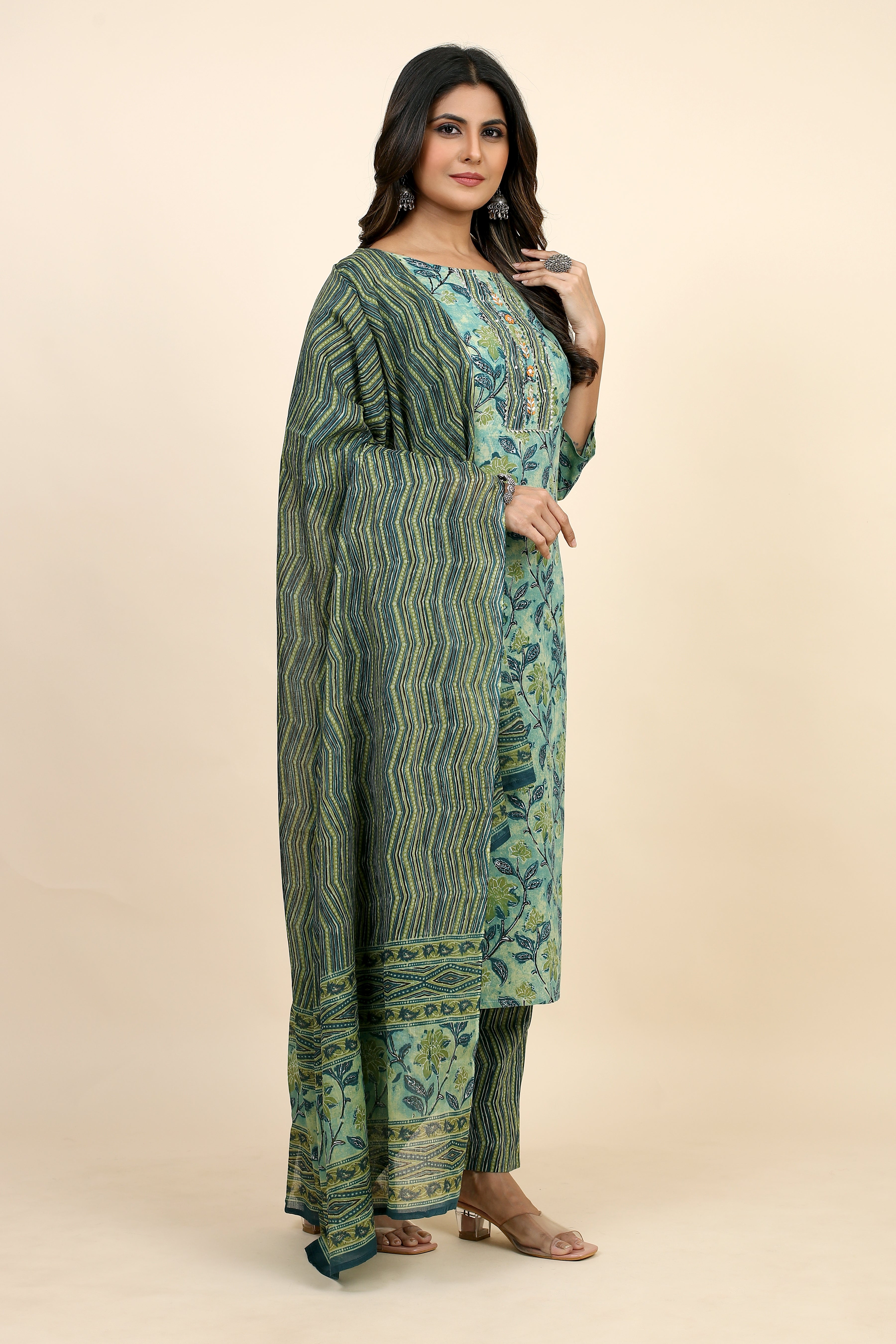 women floral kurta pant set with dupatta