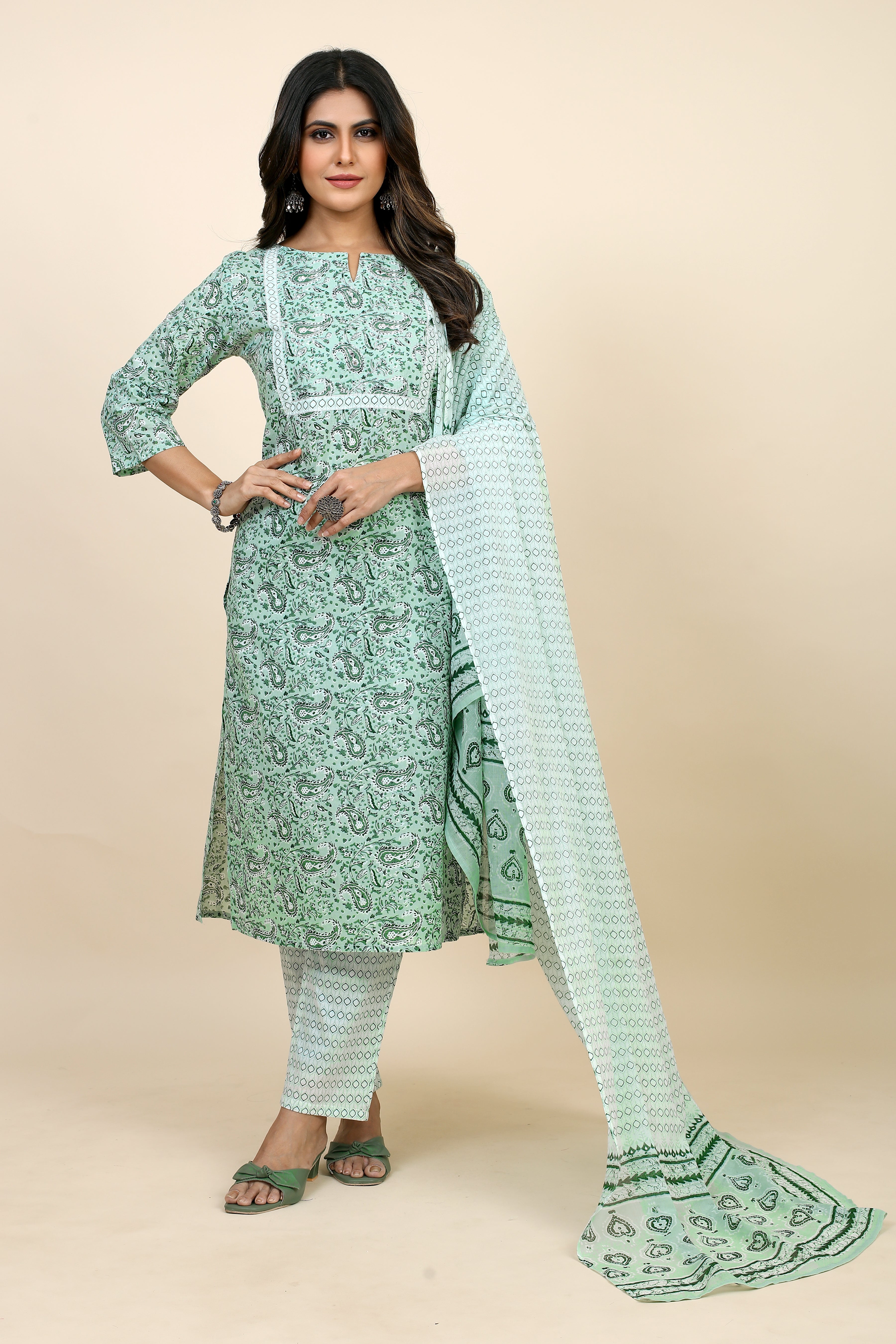 women paisley kurta pant set with dupatta