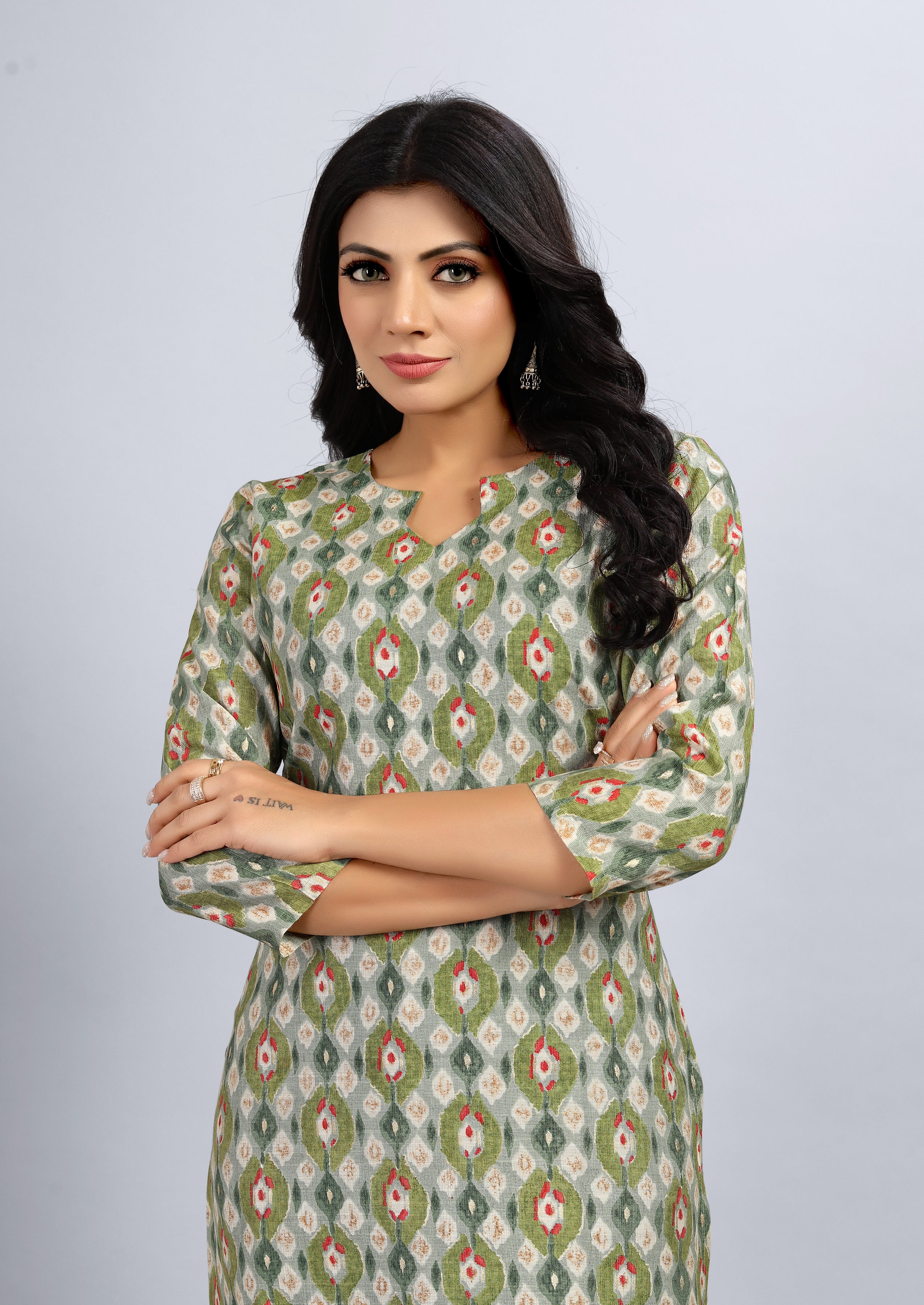 women three quarter sleeve straight kurti