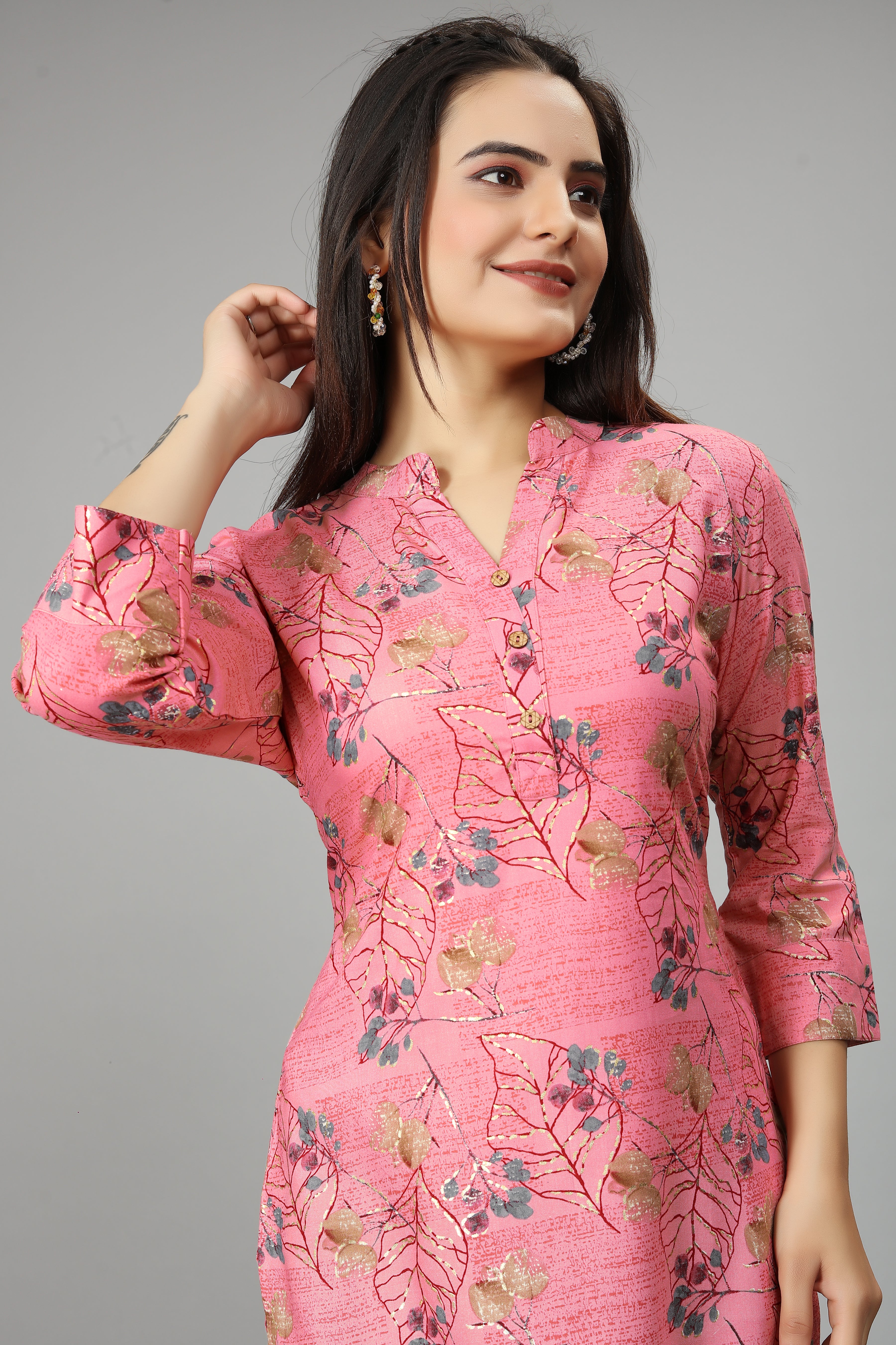 women three quarter sleeve straight kurti