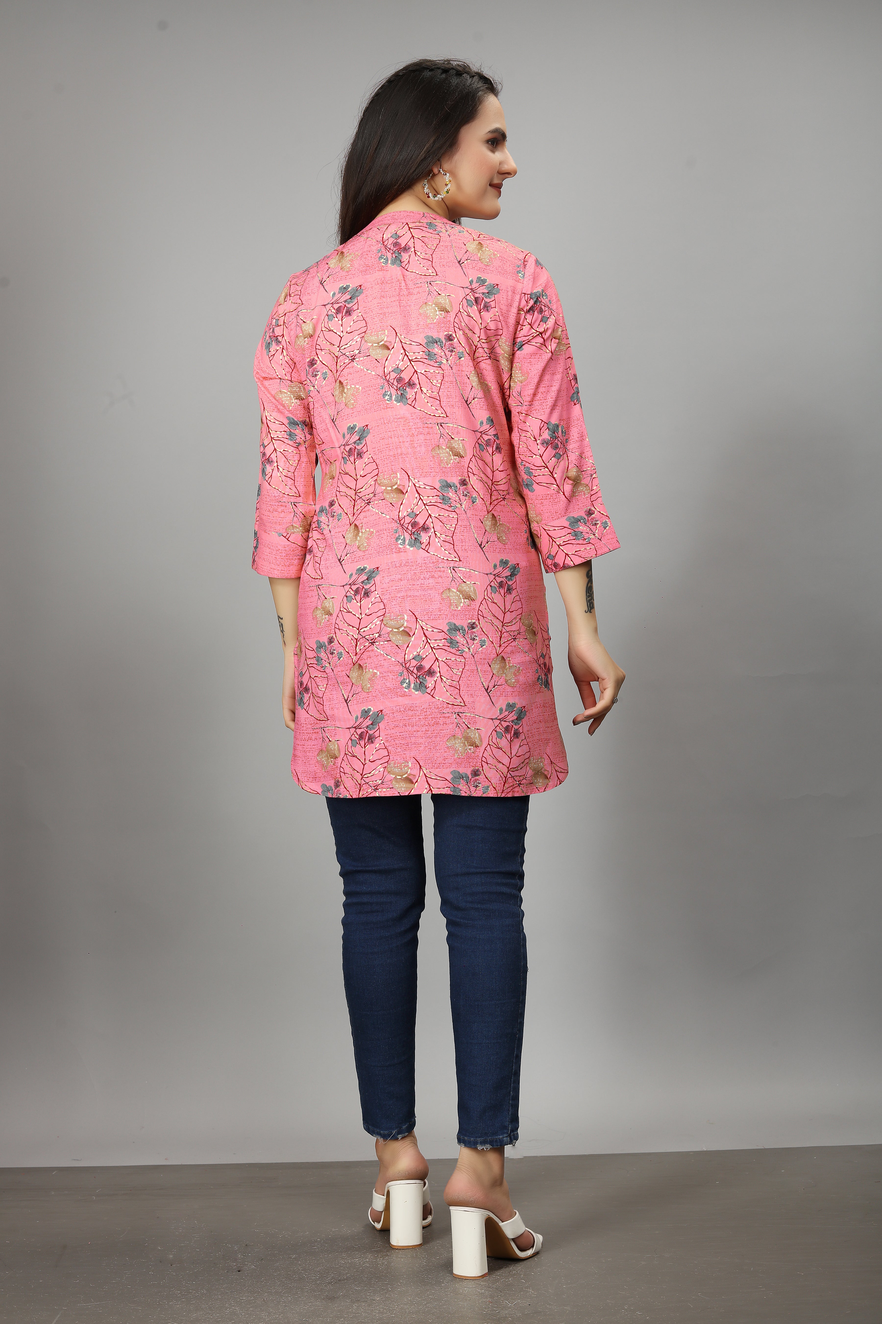 women three quarter sleeve straight kurti