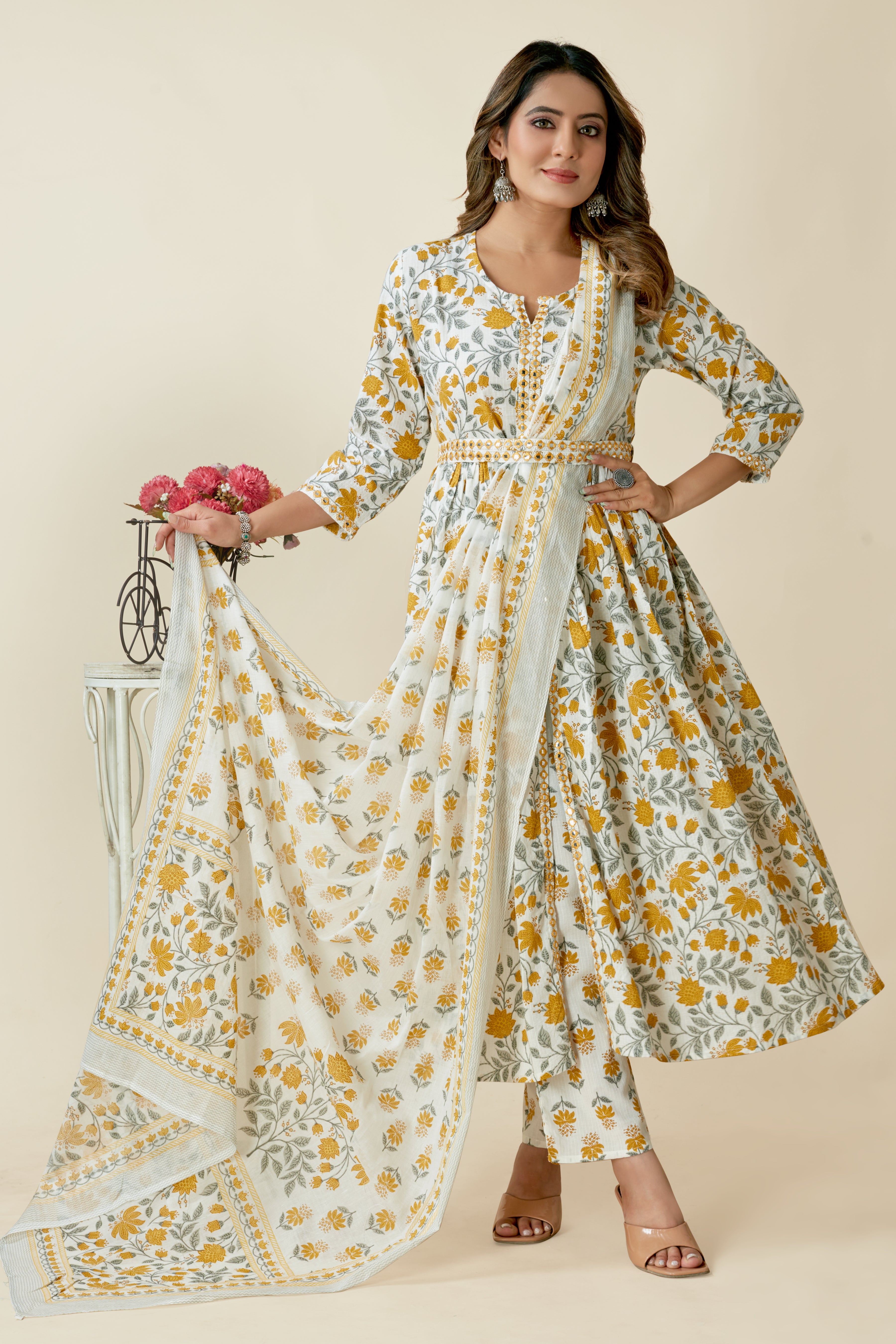 women floral kurta pant set with dupatta
