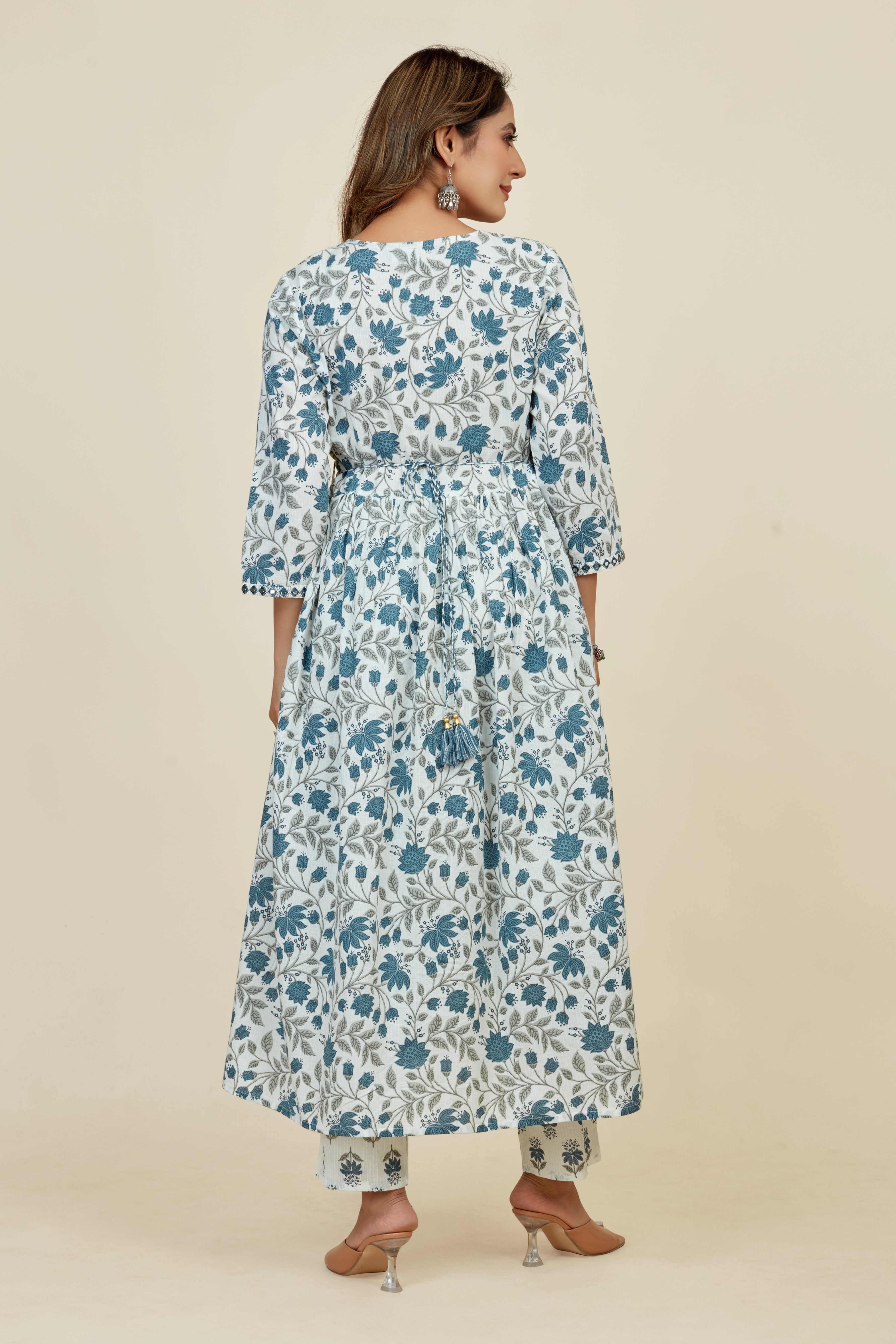 women floral kurta pant set with dupatta