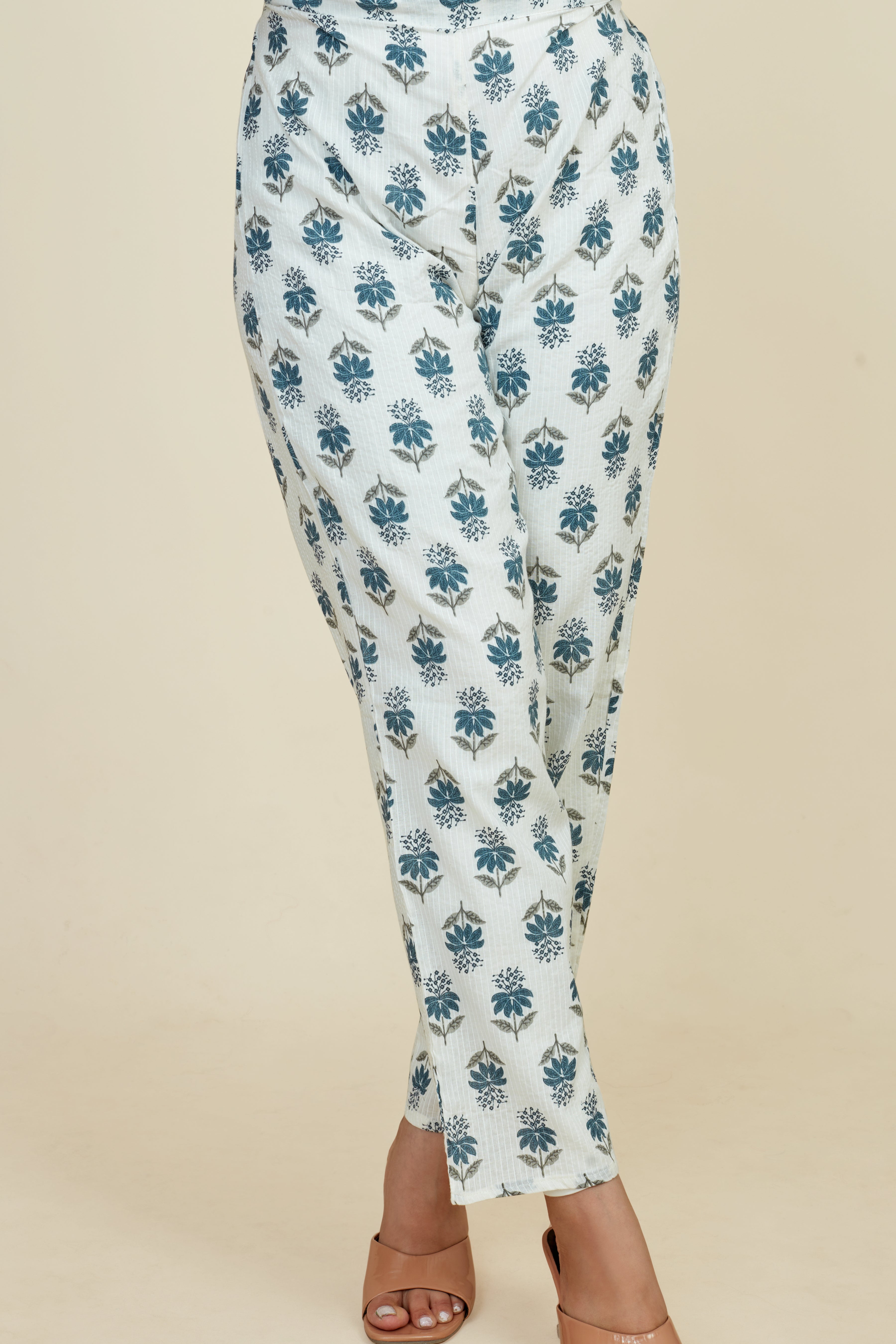 women floral kurta pant set with dupatta