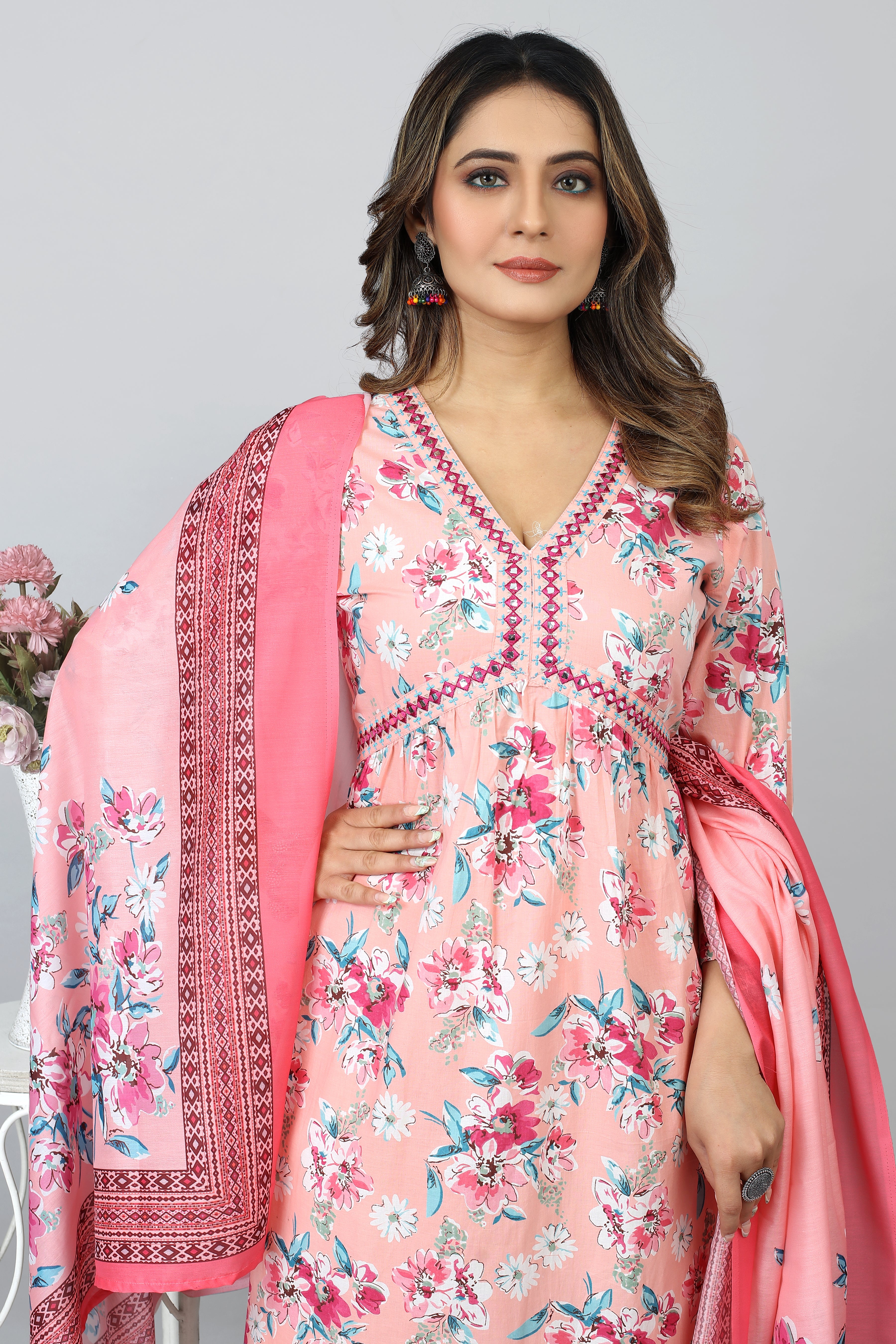 women floral kurta pant set with dupatta
