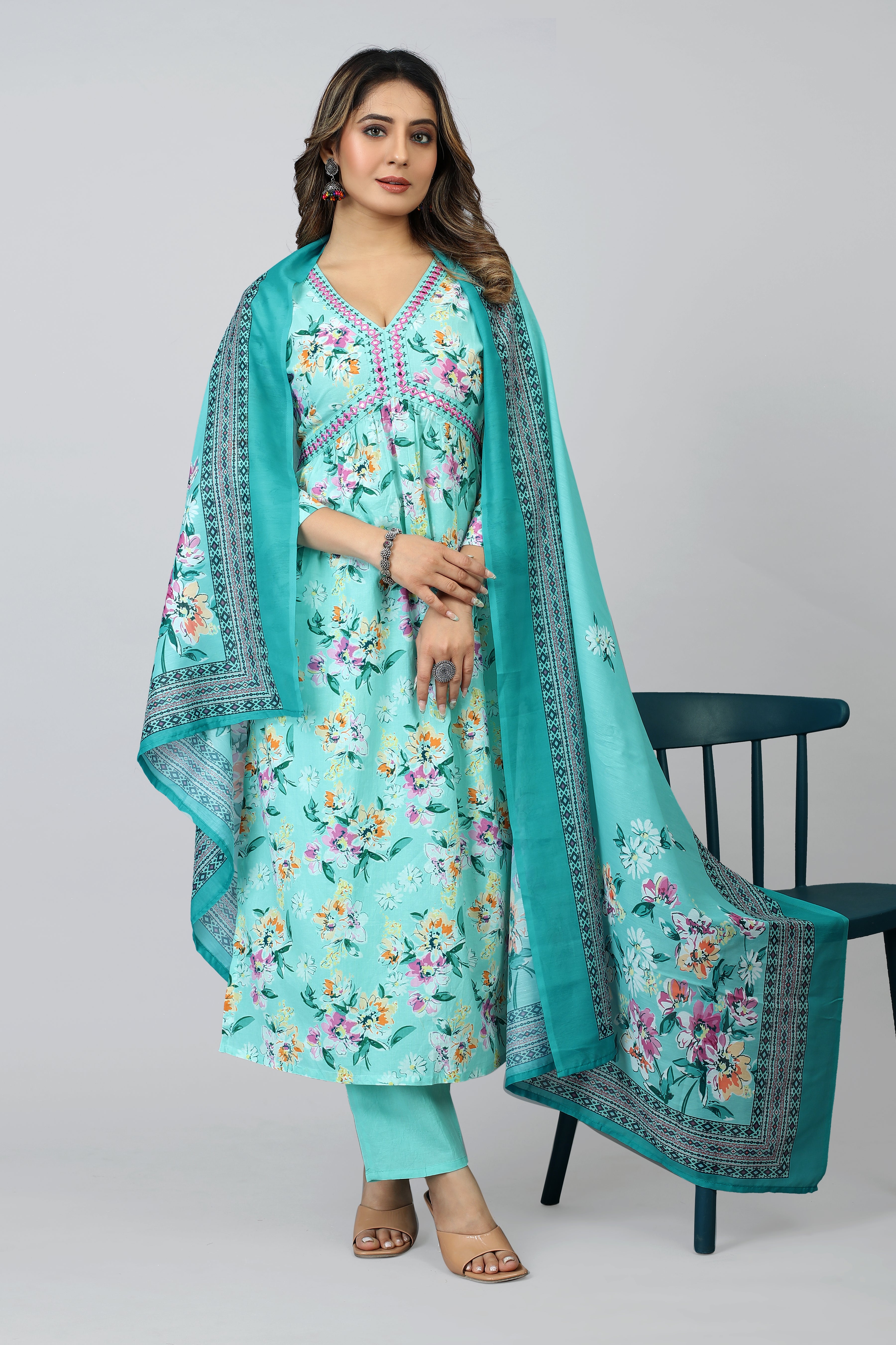 women floral kurta pant set with dupatta