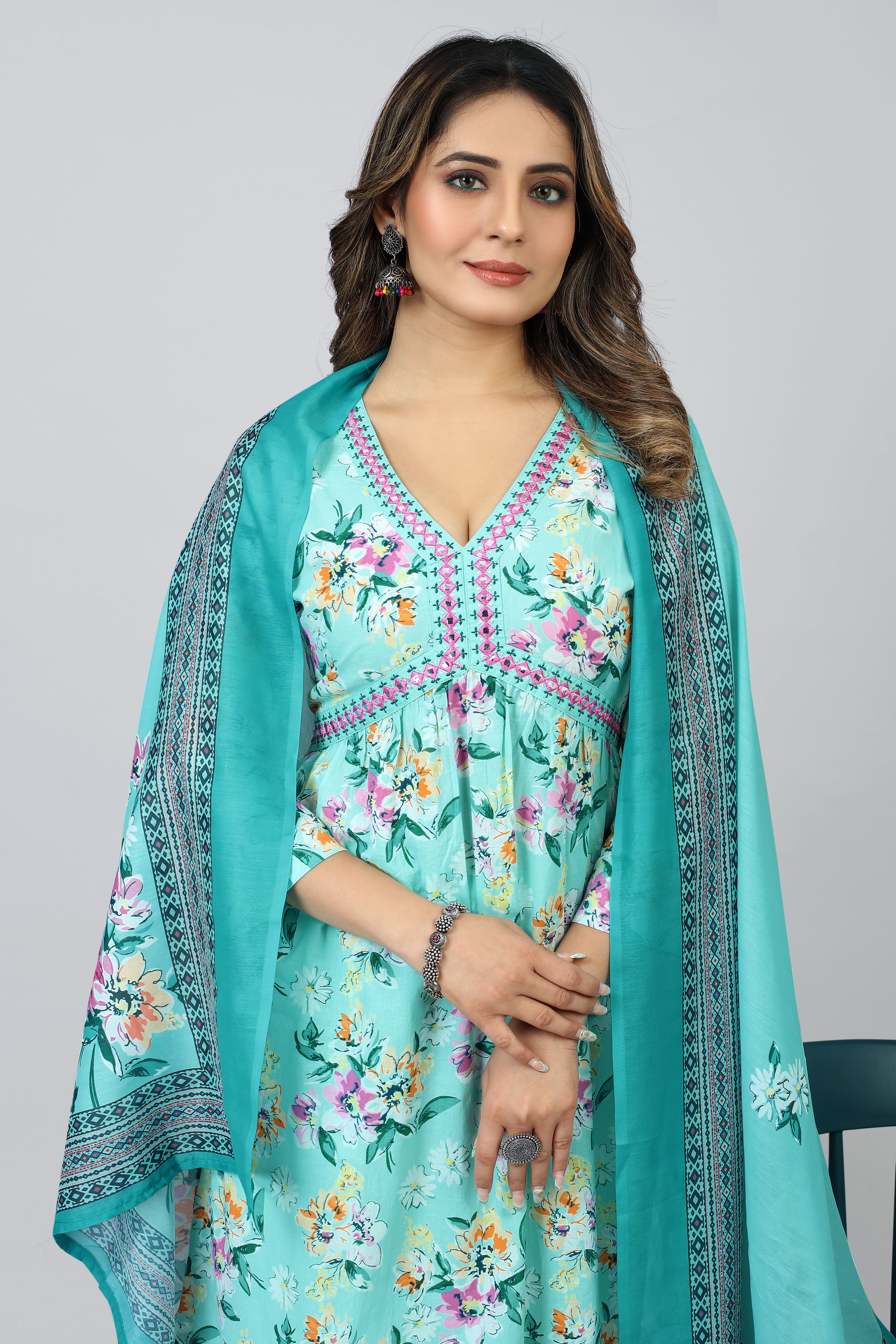 women floral kurta pant set with dupatta