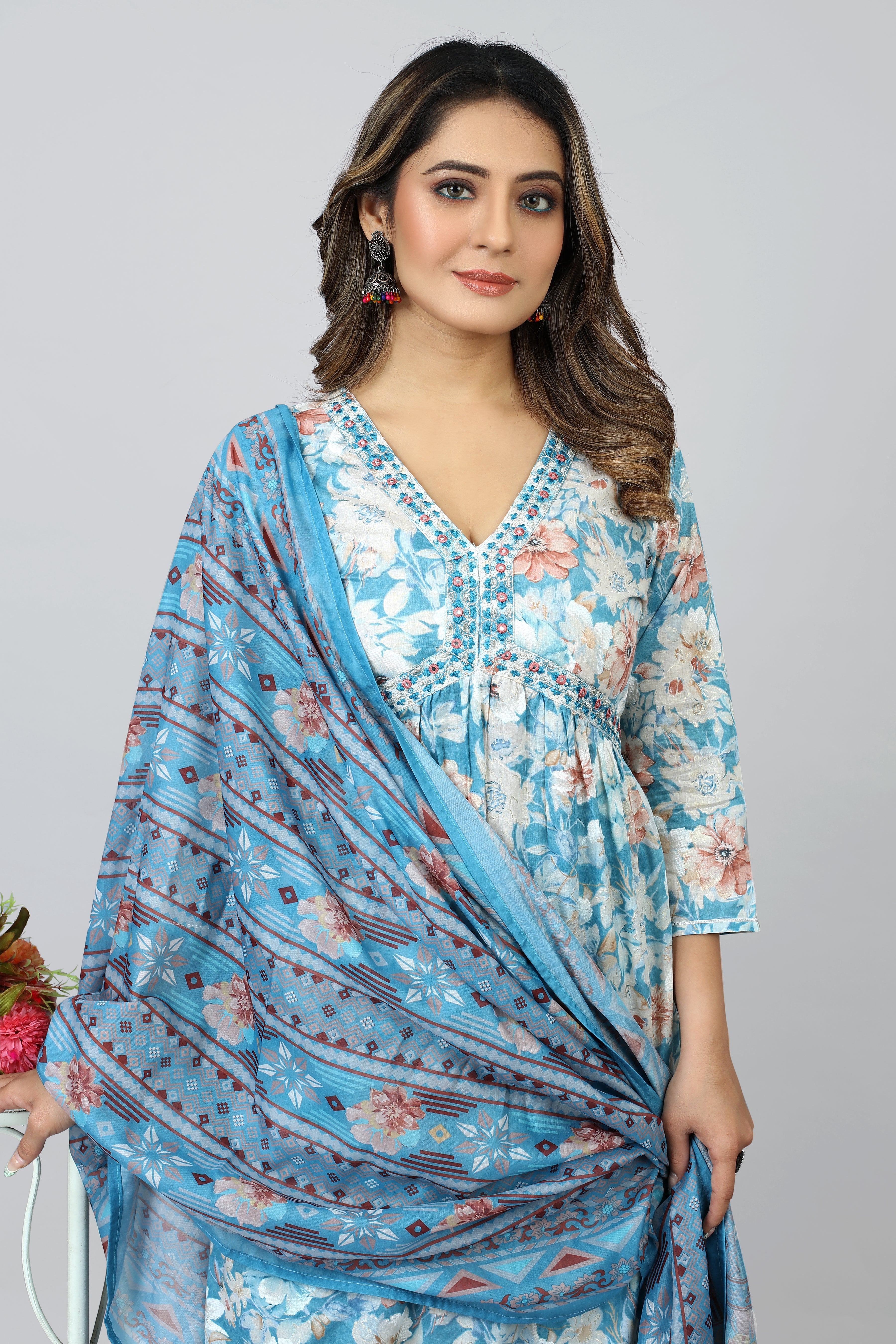 women floral kurta pant set with dupatta