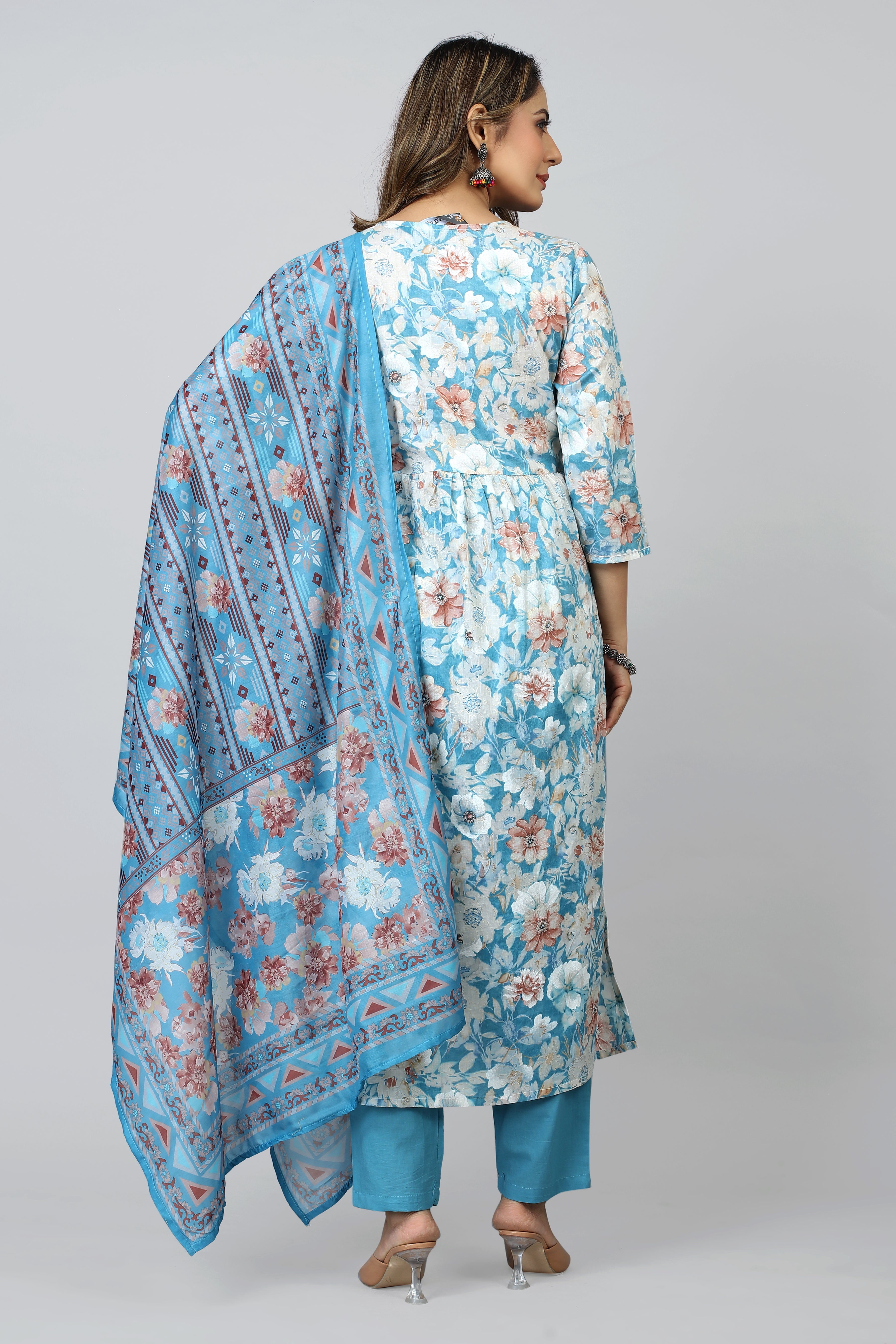 women floral kurta pant set with dupatta