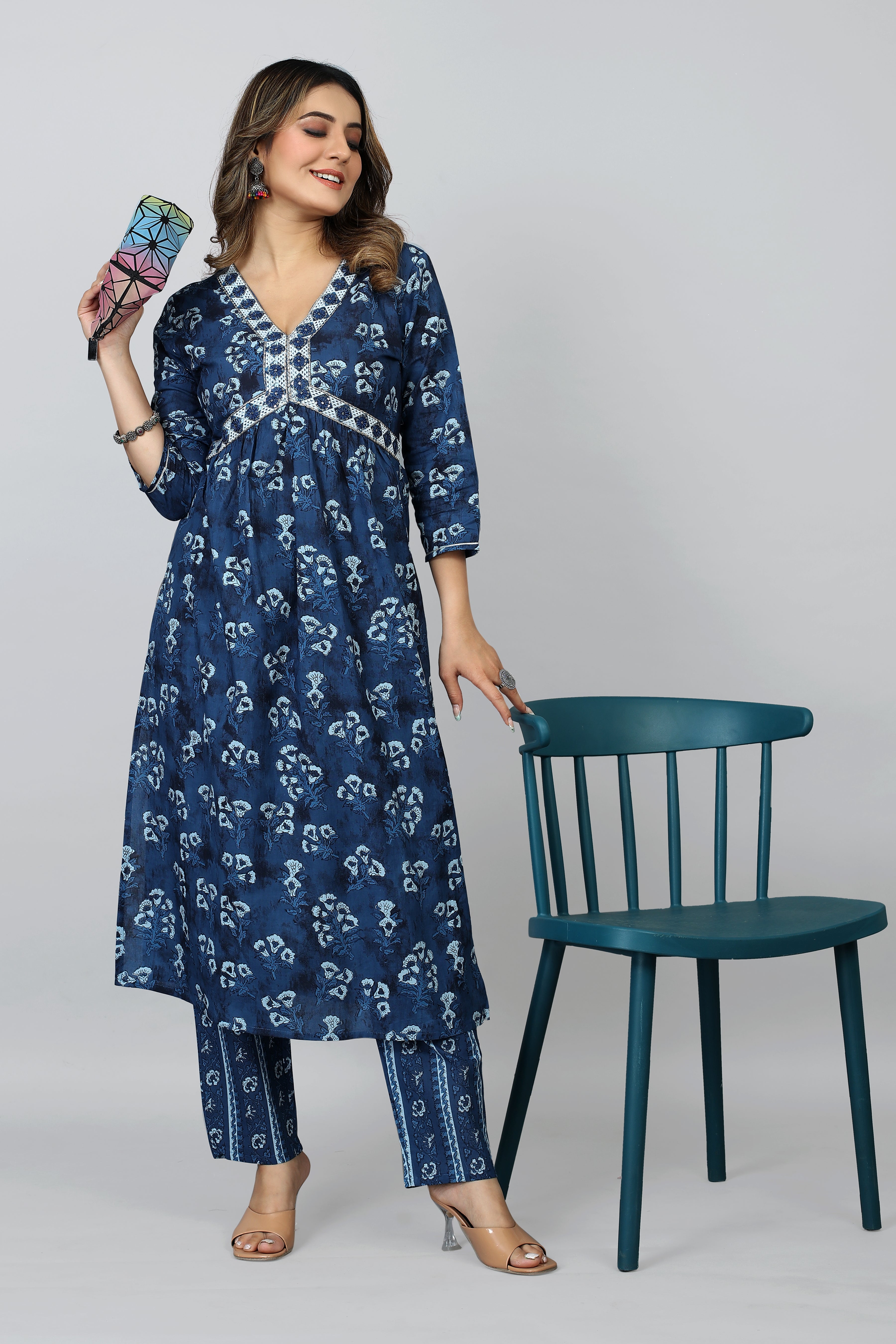 women navy blue floral kurta pant set