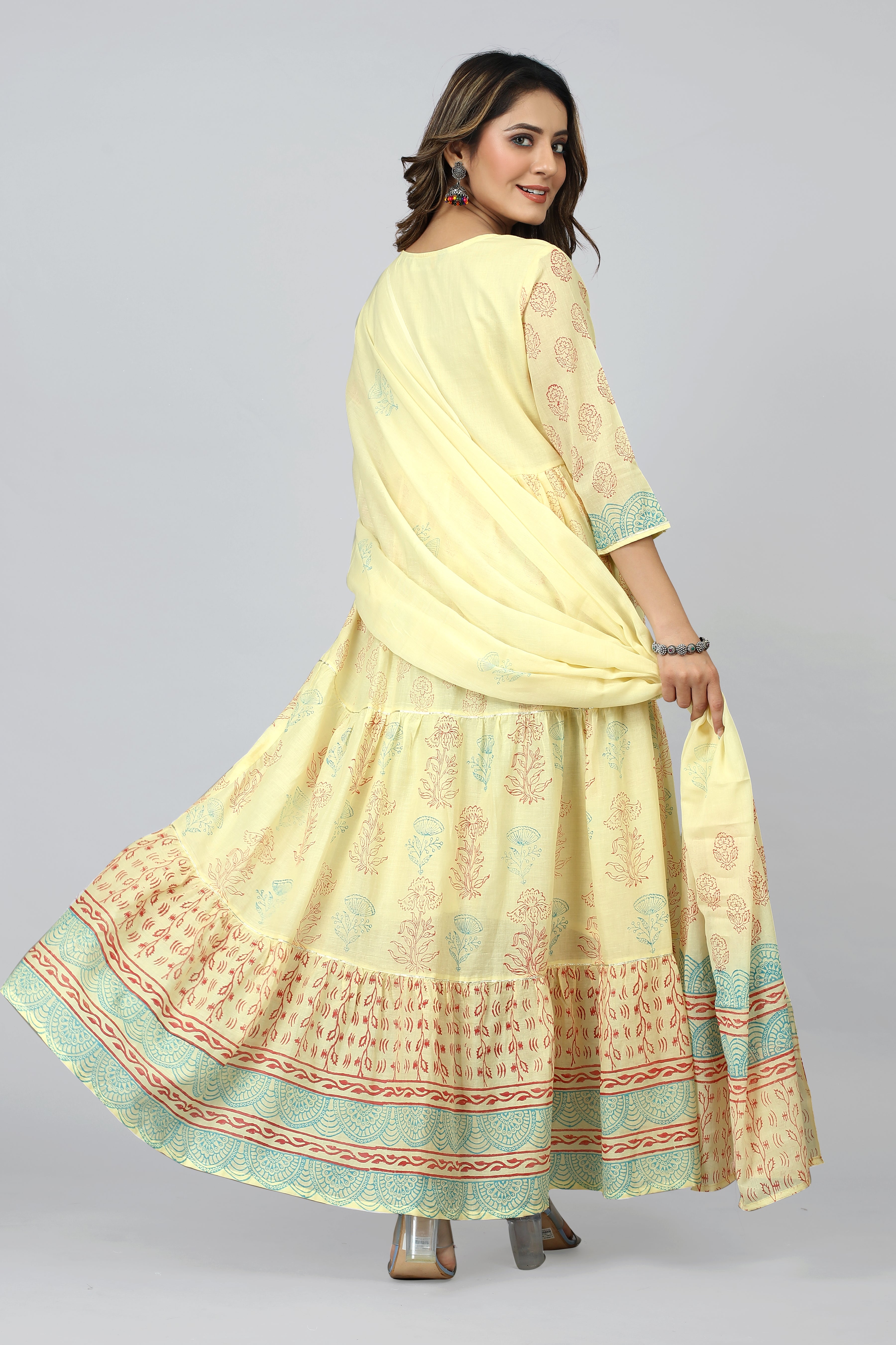 women yellow notch neck kurta dupatta set
