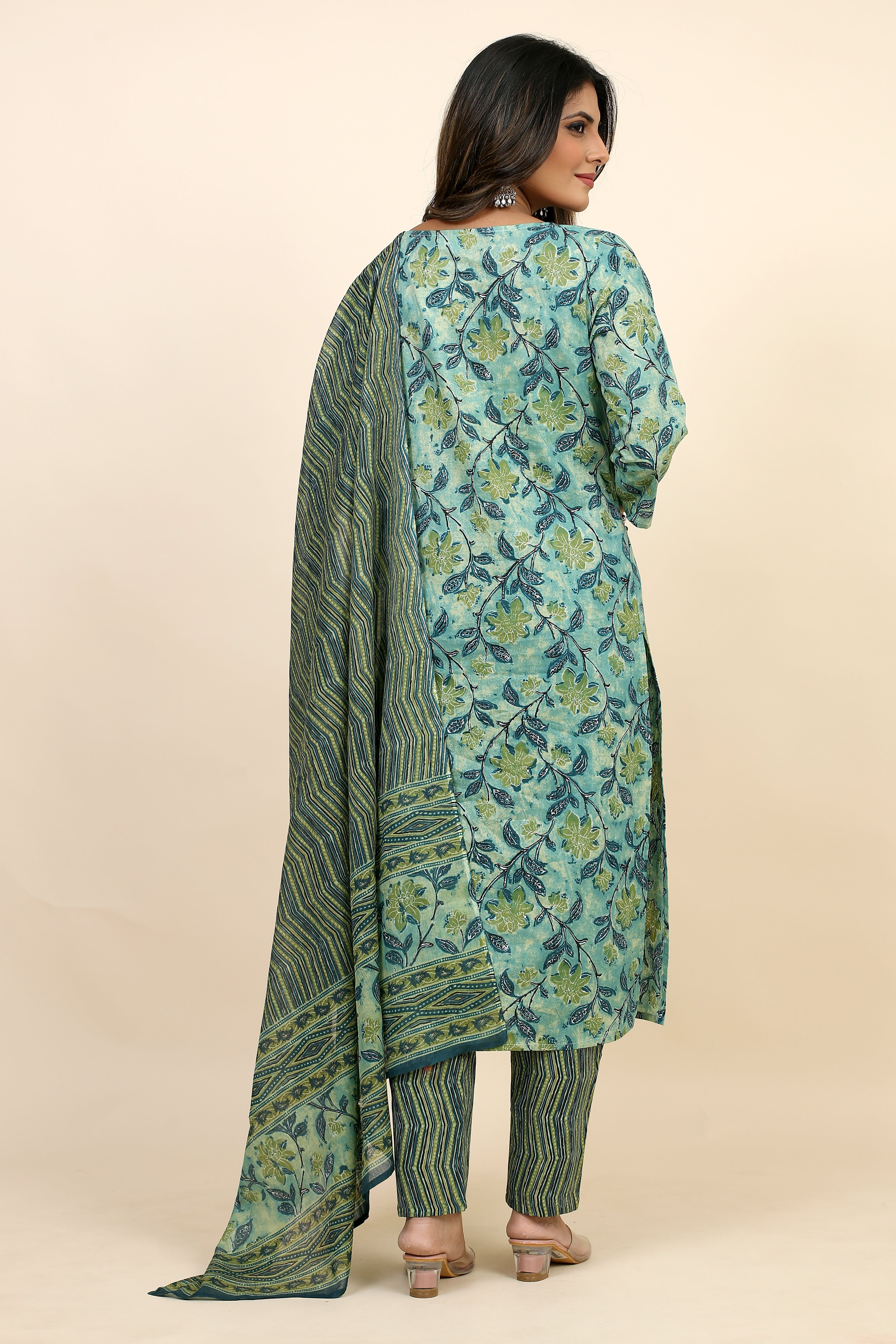 women floral kurta pant set with dupatta