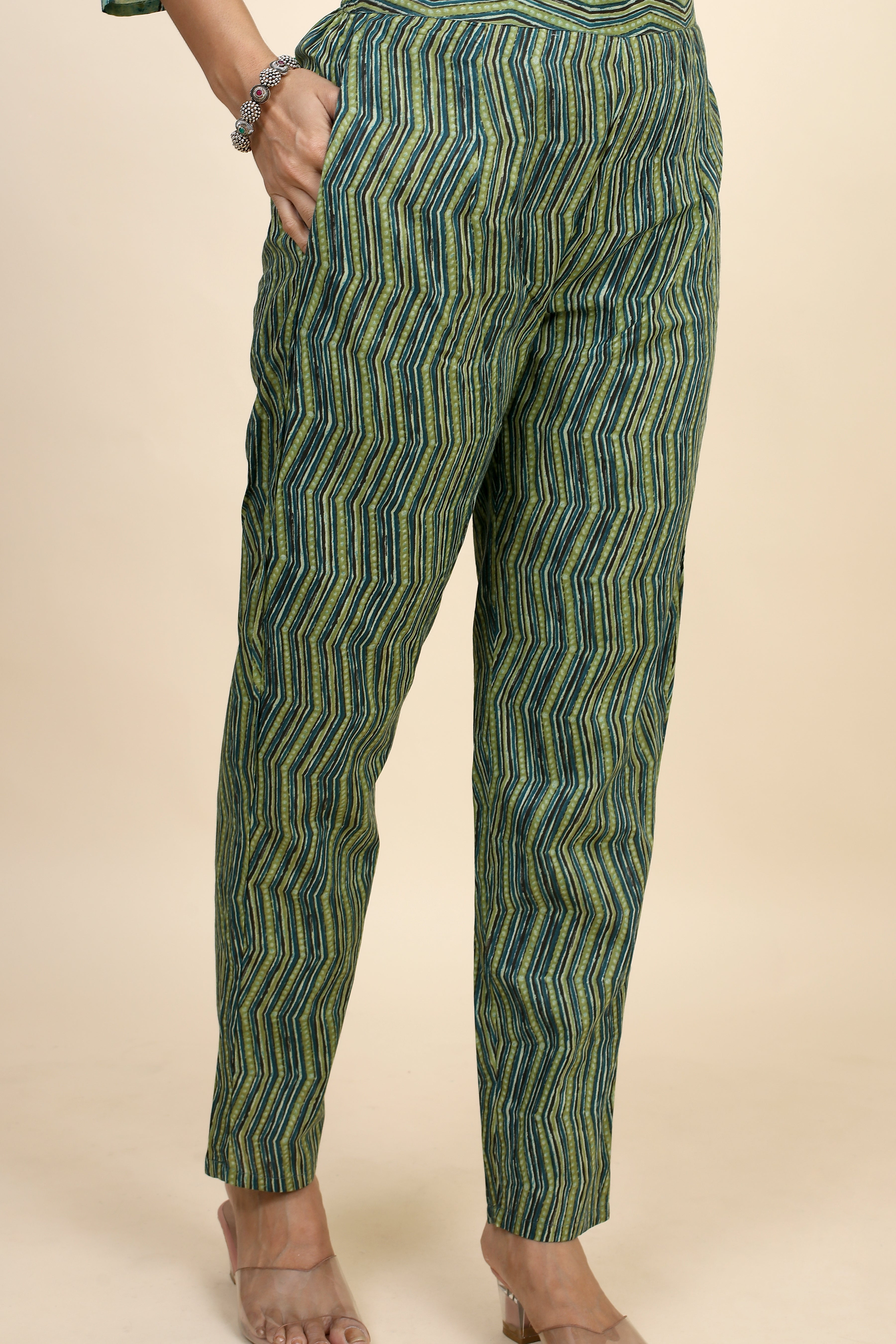 women floral kurta pant set with dupatta