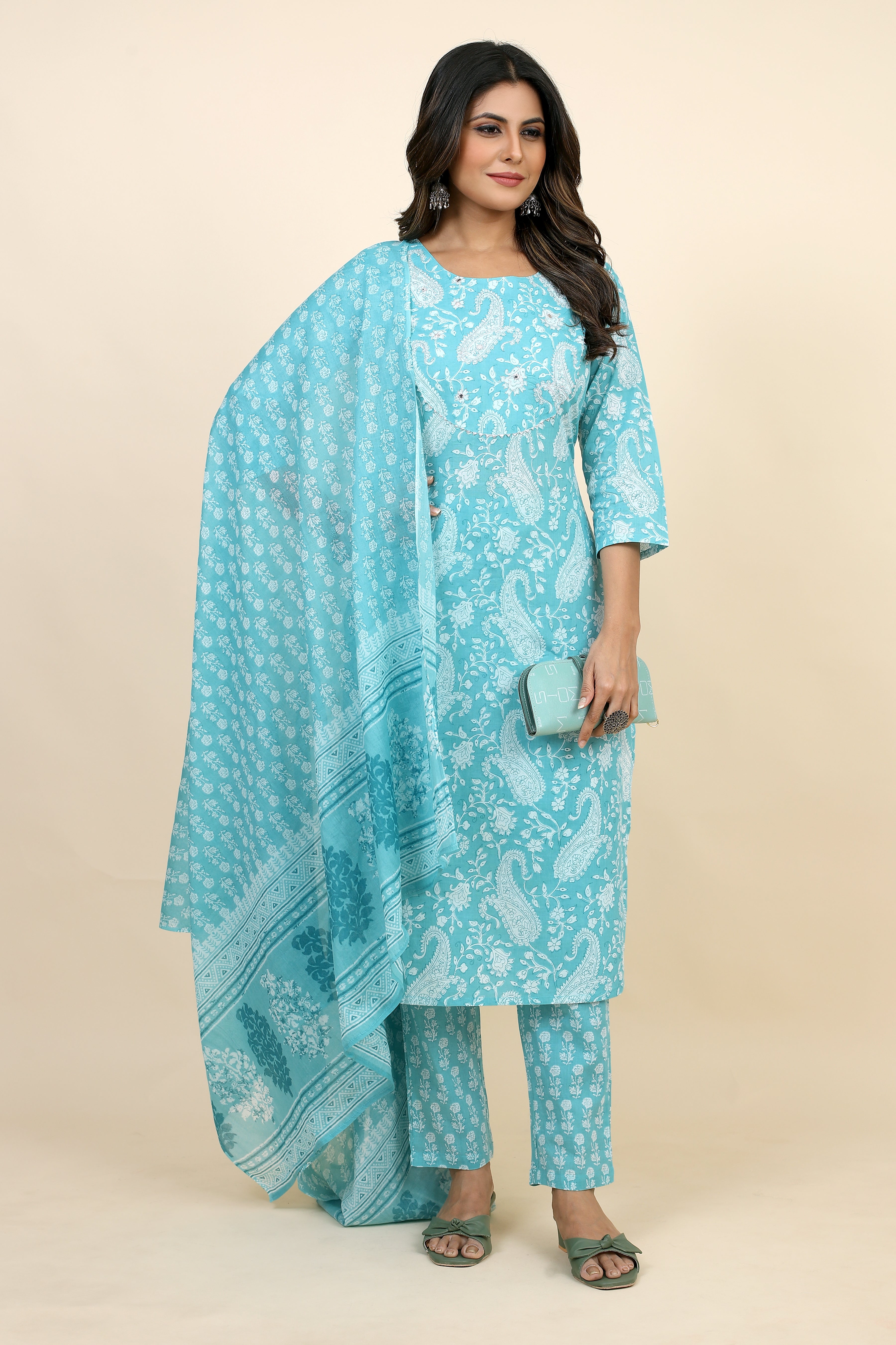 women paisley kurta pant set with dupatta